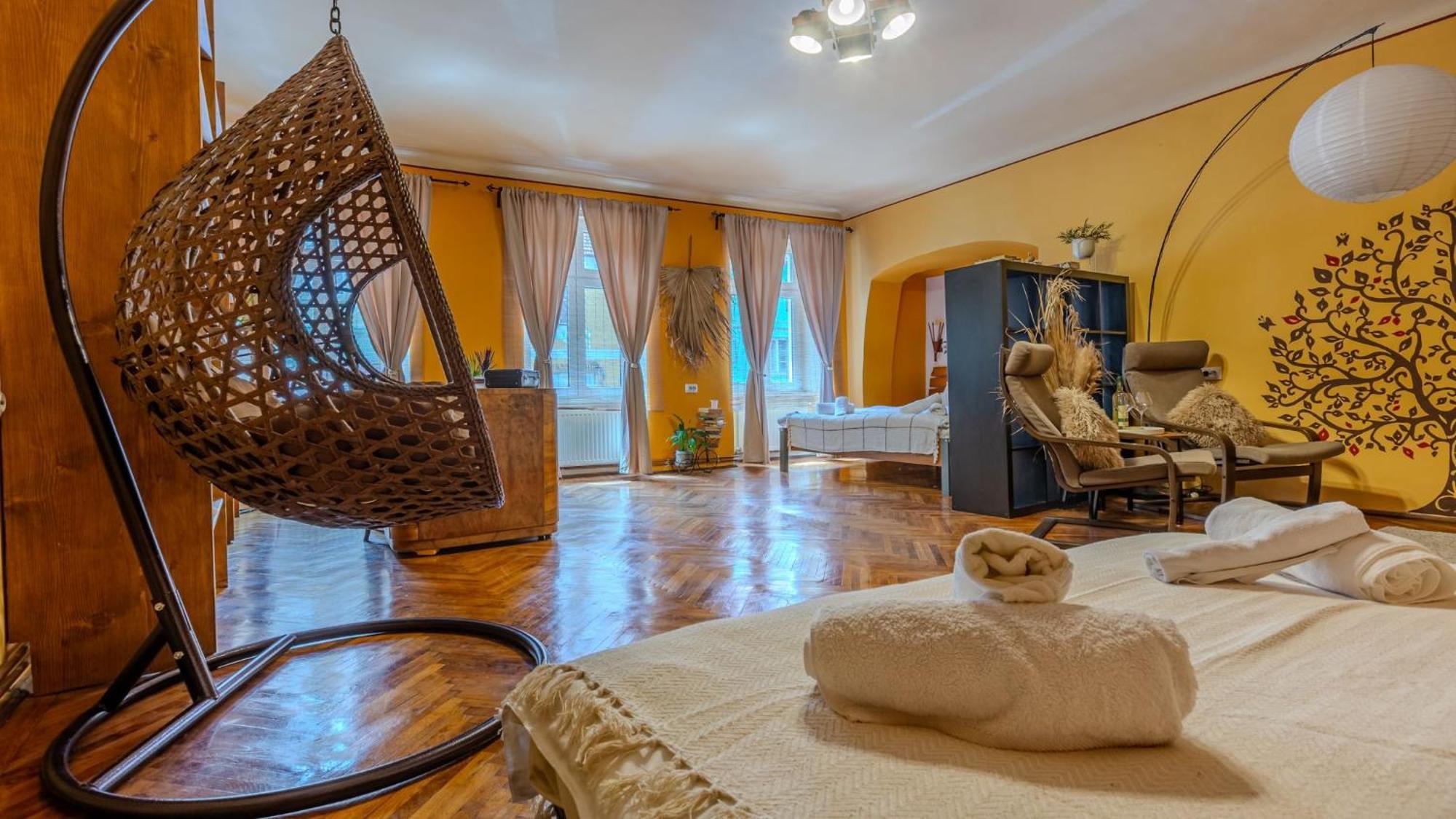 Tree House-Old Town Brasov Apartment Exterior photo